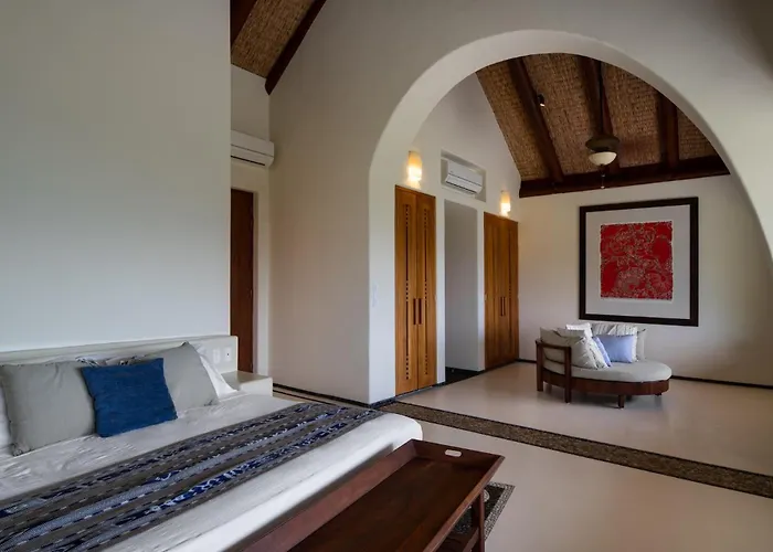 Villa Award-winning In A Secluded Location Zihuatanejo